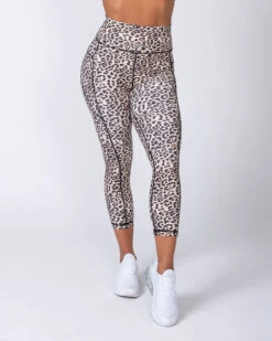 Signature 7/8 Pocket Leggings - Yellow Leopard -Swathera Sales 6v9KIDTkuZHRN vVDxMWZgI2A 53610.1711107090
