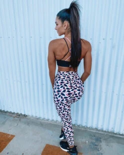 Signature Full Length Scrunch Leggings - Featherweight 33 Signature Full Length Scrunch Leggings - Featherweight -Swathera Sales DpUBZq0StdiKVi 4P1 1v324k 41293.1711107011