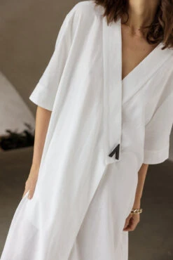 VINCENTI Dress White -Swathera Sales FhGwMjgpcDYnZlLyxsu3OvpSw 42890.1710761385