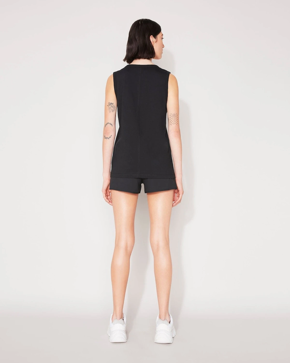 ESSENTIAL SCOOP TANK - BLACK 5 ESSENTIAL SCOOP TANK - BLACK - Image 3